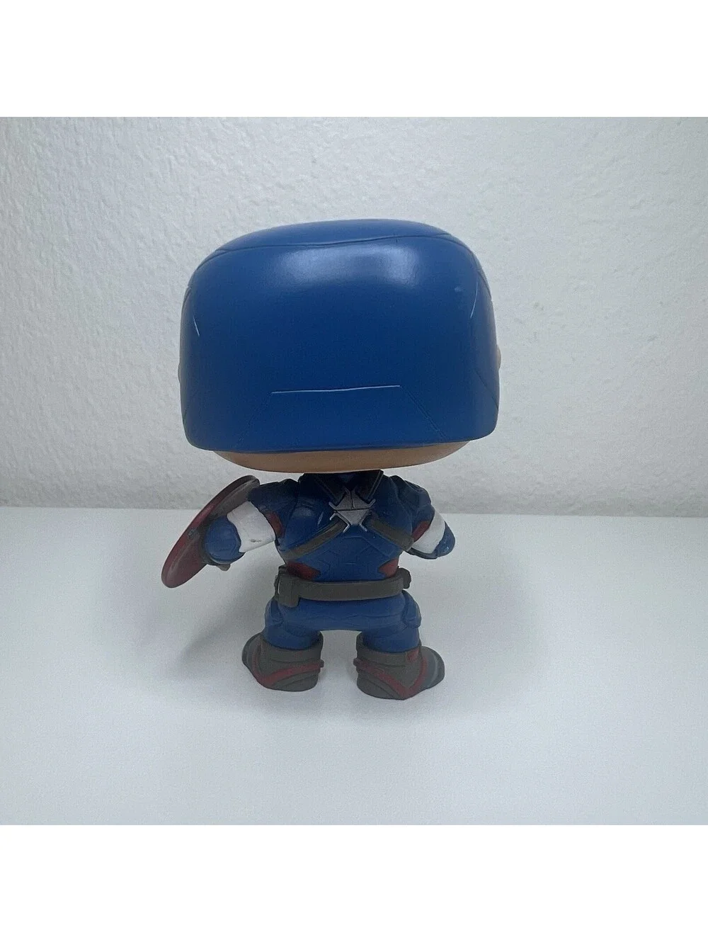 Funko Captain America Marvel Pop! Vinyl Figure Blue Red White Comics 2015